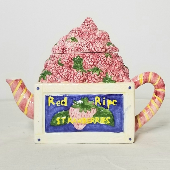 Vintage 1995 Red Ripe Strawberries Cardinal Inc. Ceramic Teapot, Collectible - Picture 1 of 11